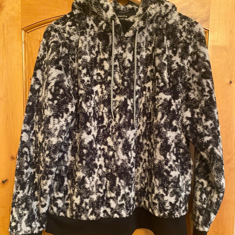 Athleta Large Sherpa fleece printed hooded athleta sweatshirt